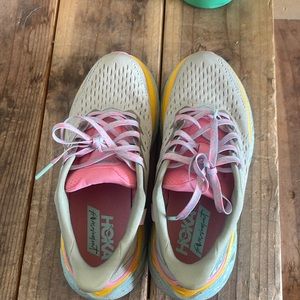 Hoka Free Ppl Clifton’s Size 6